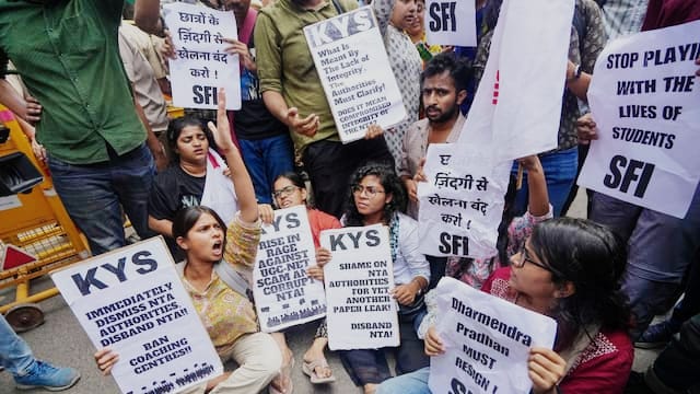 बिहार में पेपर लीक का बढ़ता खेल: लाखों अभ्यर्थी हो रहे हैं प्रभावित