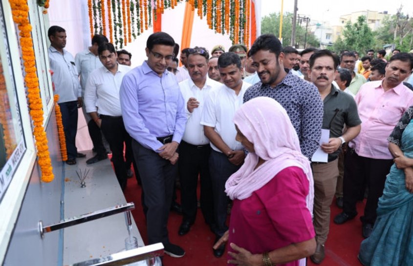 नोएडा में छठा वाटर एटीएम चालू, सीईओ डॉ. लोकेश एम ने किया उद्घाटन*