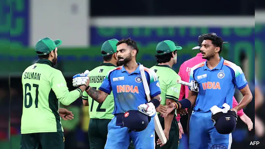 चैंपियंस ट्रॉफी 2025: भारत-पाकिस्तान के हाई-वोल्टेज मुकाबले में पाकिस्तान ने बनाए 241 रन