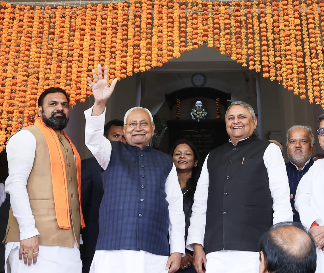 बिहार चुनाव से पहले सियासी संग्राम: बजट पर सत्ता और विपक्ष की जोरआजमाइश