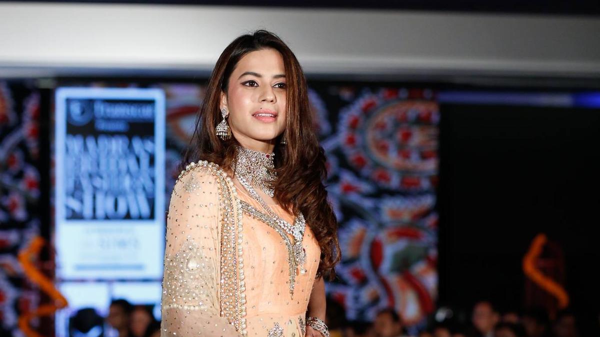 कन्नड़ अभिनेत्री रान्या राव सोना तस्करी मामले में गिरफ्तार, पिता रामचंद्र राव ने जताया दुख