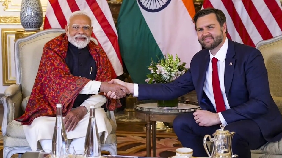 परिवार संग भारत पहुंचे अमेरिकी उपराष्ट्रपति जेडी वेंस, पीएम मोदी संग डिनर टेबल पर हुई अहम बातचीत