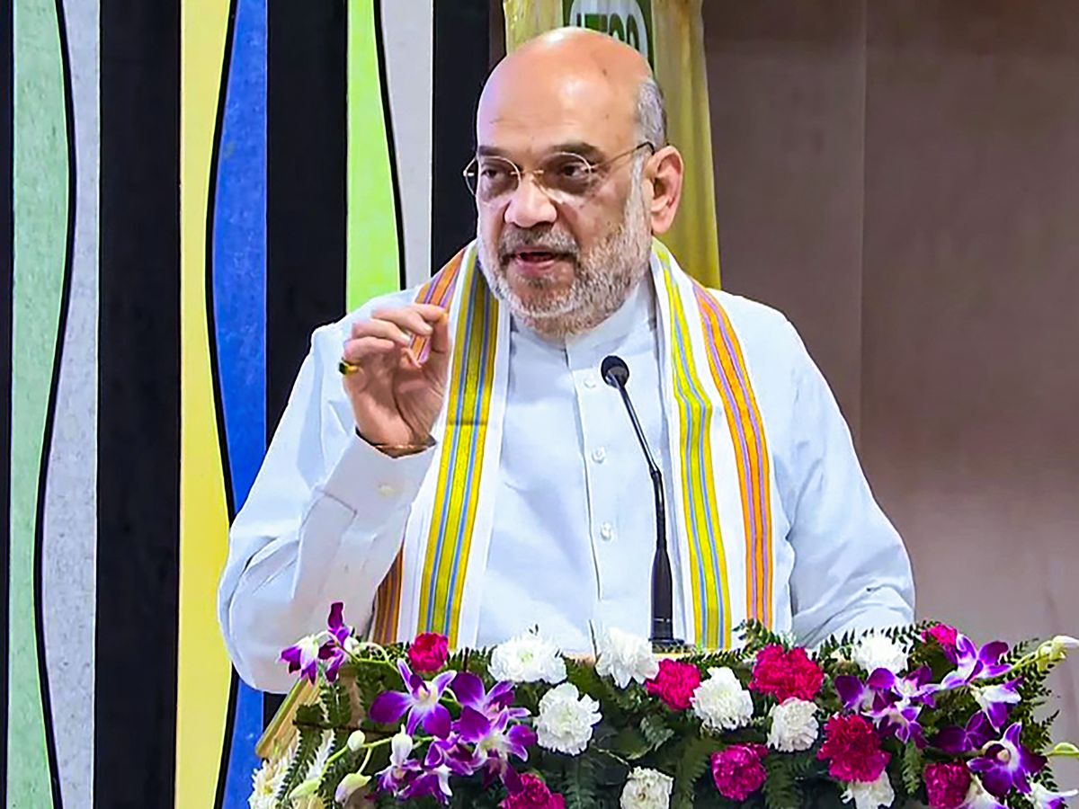 अमित शाह गुजरात दौरे पर, विकास परियोजनाओं की झड़ी लगाई