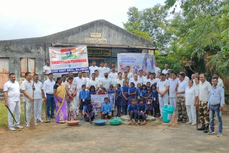 नवादा गांव में बदहाल सफाई व्यवस्था ,ग्रामीणों में आक्रोश, आंदोलन करने की चेतावनी