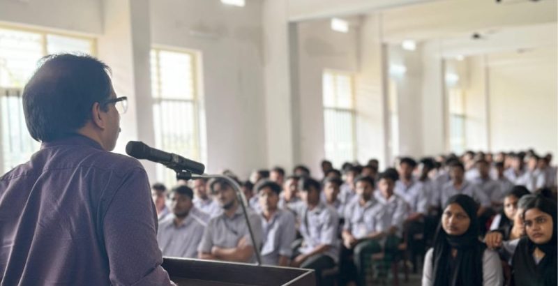 प्रवेश पंजीकरण शुल्क के रूप में सामान्य/पिछड़ा वर्ग हेतु 250 रुपए तथा अनुसूचित जाति/अनुसूचित जनजाति हेतु 150 रुपए देना होगा शुल्क