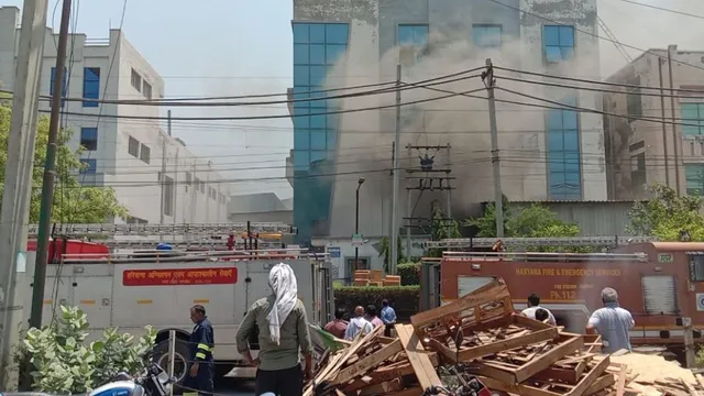 सोनीपत की तीन फैक्ट्रियों में लगी भीषण आग, फायर ब्रिगेड की कई गाड़ियां मौके पर