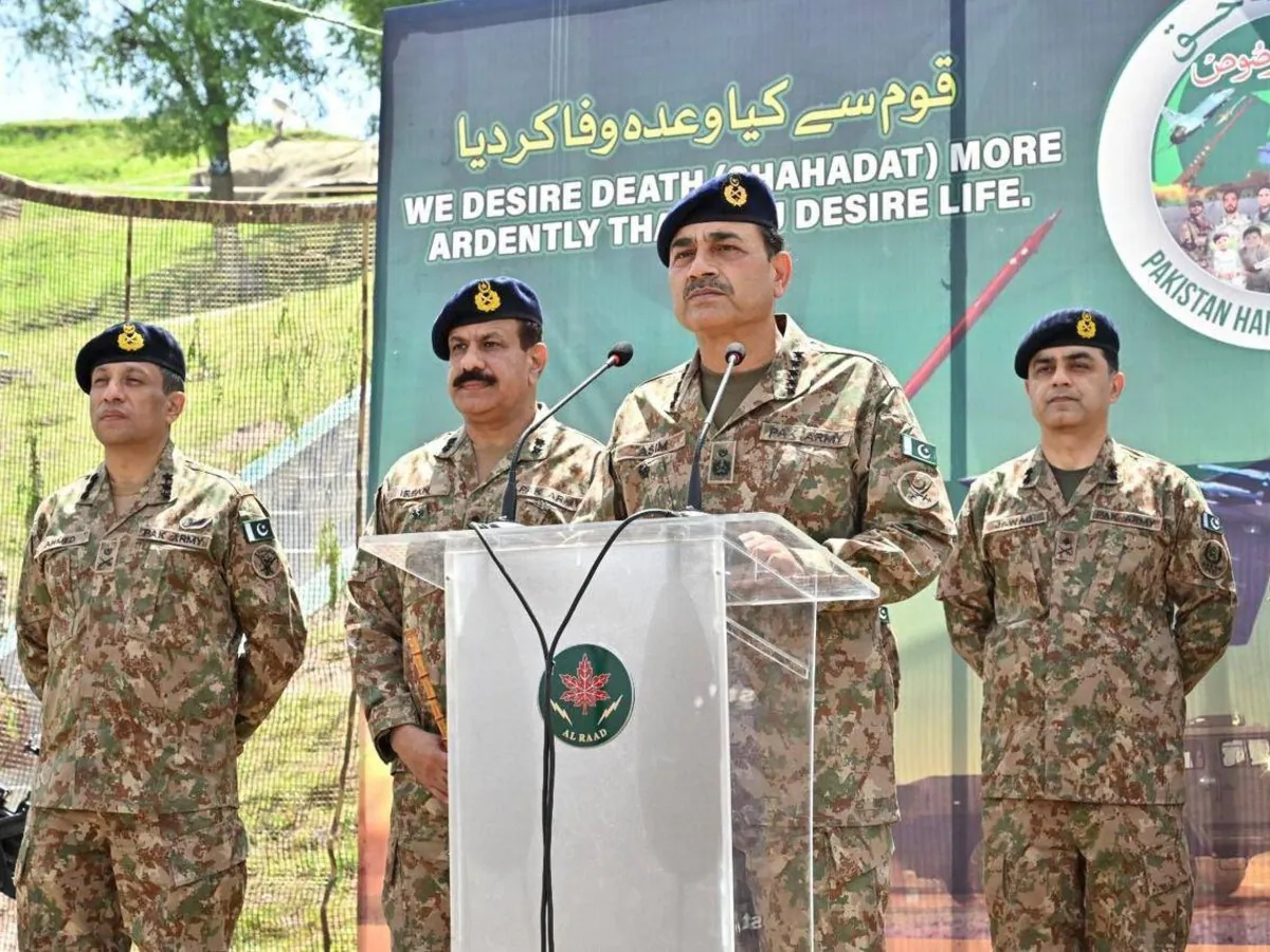 पाकिस्तान आर्मी चीफ का जहरभरा बयान – “भारत को तोड़कर 1971 की हार का बदला लेंगे”, अमेरिका में उगली नफरत
