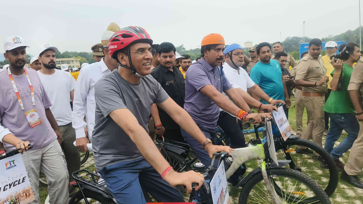 वाराणसी में ‘Fit India Sundays on Cycle’ कार्यक्रम की शुरुआत