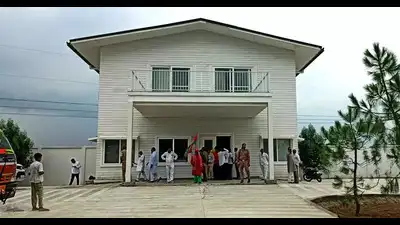 आजमगढ़ में सपा प्रमुख अखिलेश यादव का आलीशान विला तैयार, कल गृह‑प्रवेश, साथ ही पार्टी कार्यालय भी