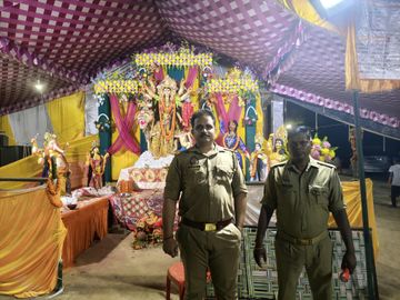 नवरात्र और दुर्गा पूजा पर सुरक्षा कड़ी, दिल्ली-UP-बंगाल में पुलिस की सख़्त निगरानी