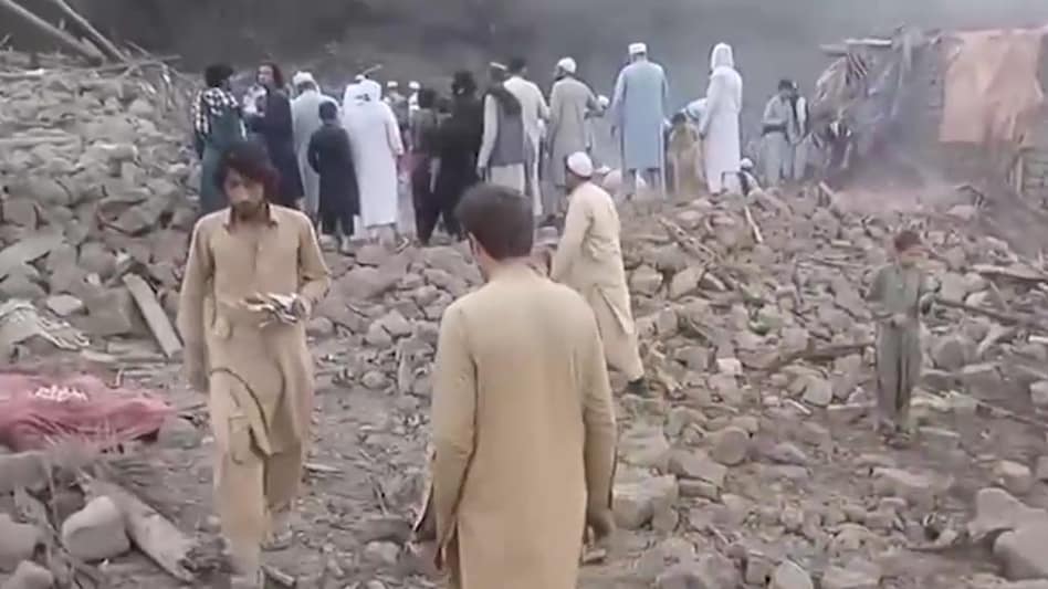 पाकिस्तान की सेना का अपने ही देश में हवाई हमला, 30 नागरिकों की मौत