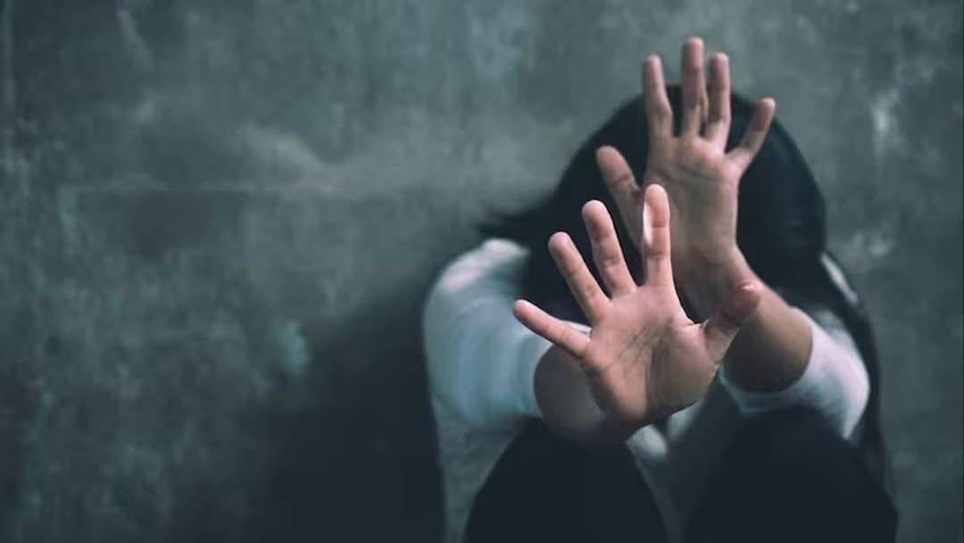 घर में घुसकर बेटी के साथ छेड़खानी, आरोपी युवक फरार