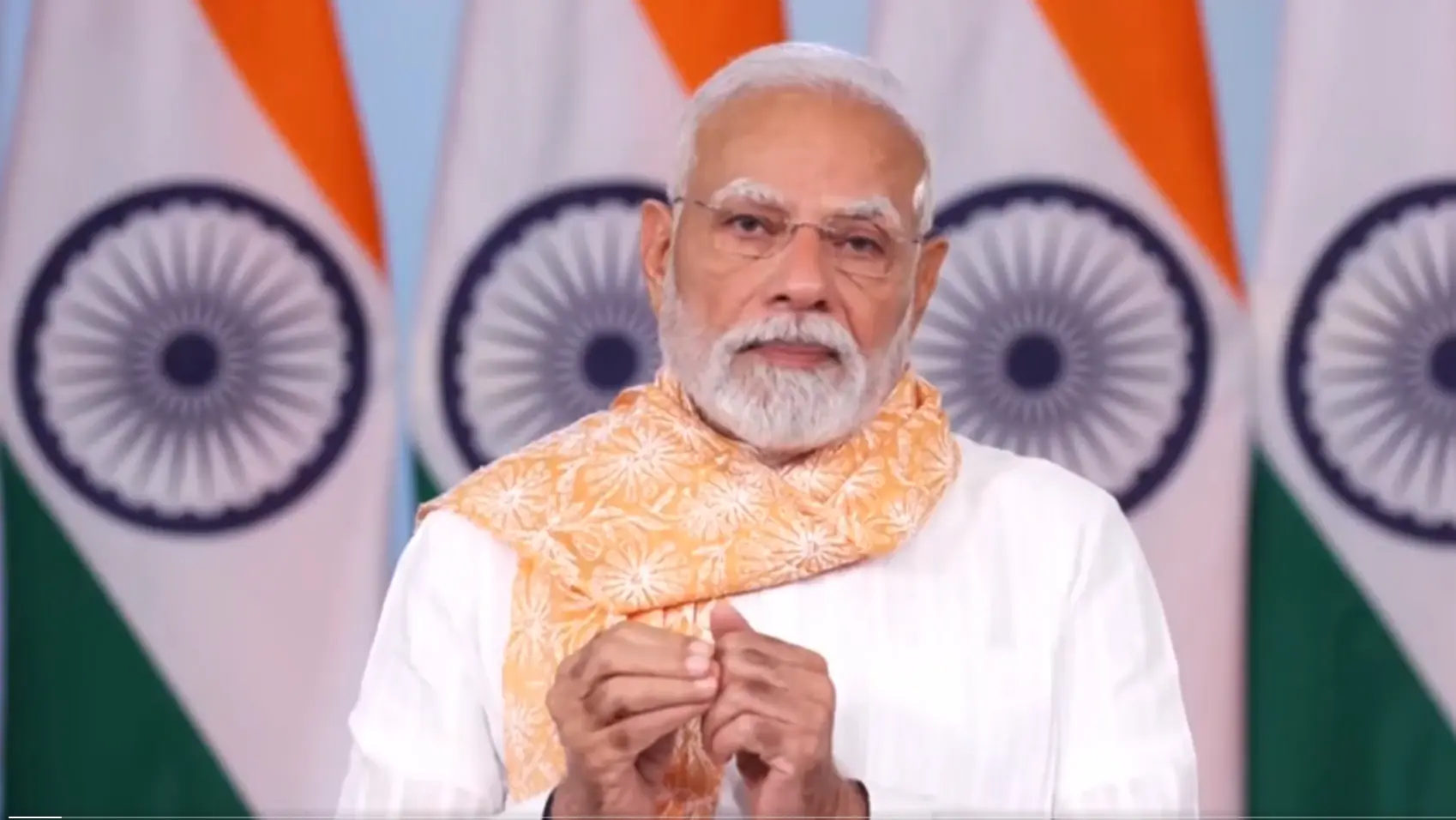 पीएम मोदी बोले – आरजेडी ने कांग्रेस की कनपटी पर कट्टा रखकर तेजस्वी को सीएम उम्मीदवार बनाया