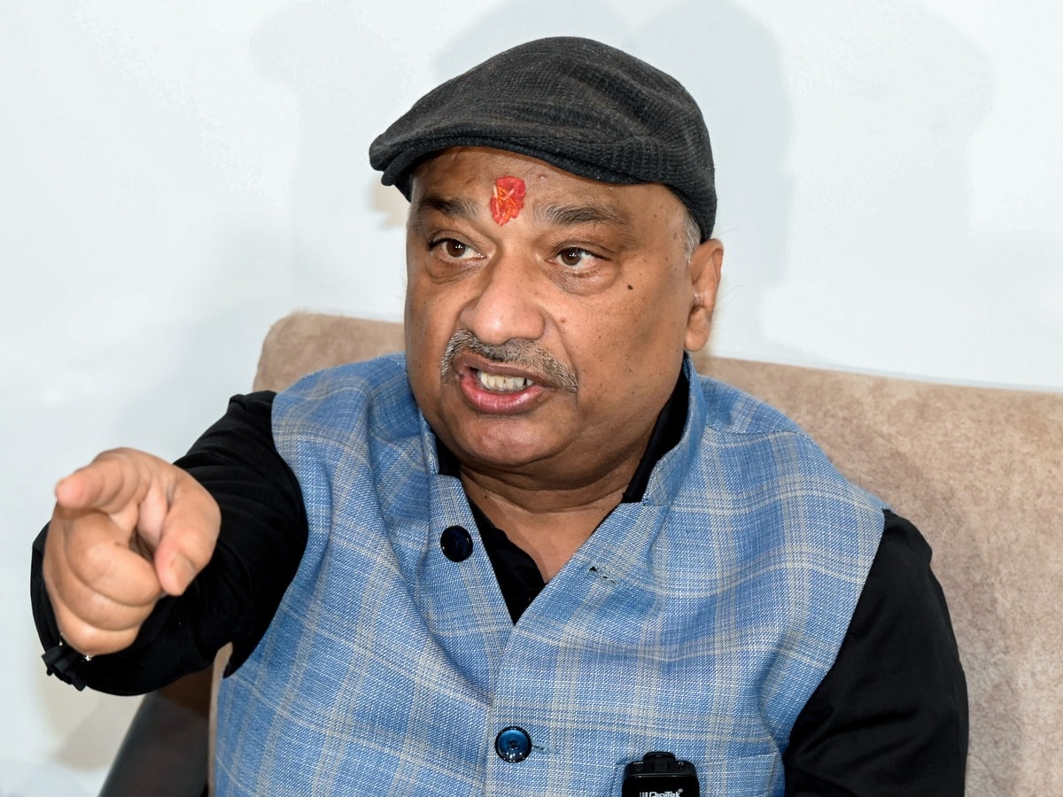 नेपाल जैसा नजारा’ बोलना पड़ा भारी, RJD नेता सुनील सिंह पर एफआईआर दर्ज