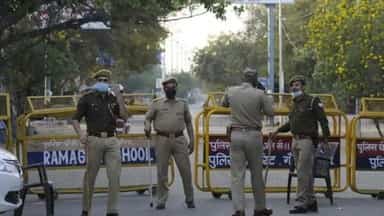 दिल्ली घटना के बाद नोएडा में हाई अलर्ट, डीसीपी ने की फुट पेट्रोलिंग और सख्त चेकिंग जारी