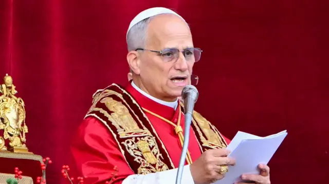 क्रिसमस पर पोप लियो की अपील: यूक्रेन युद्ध खत्म कर शांति का रास्ता अपनाएं