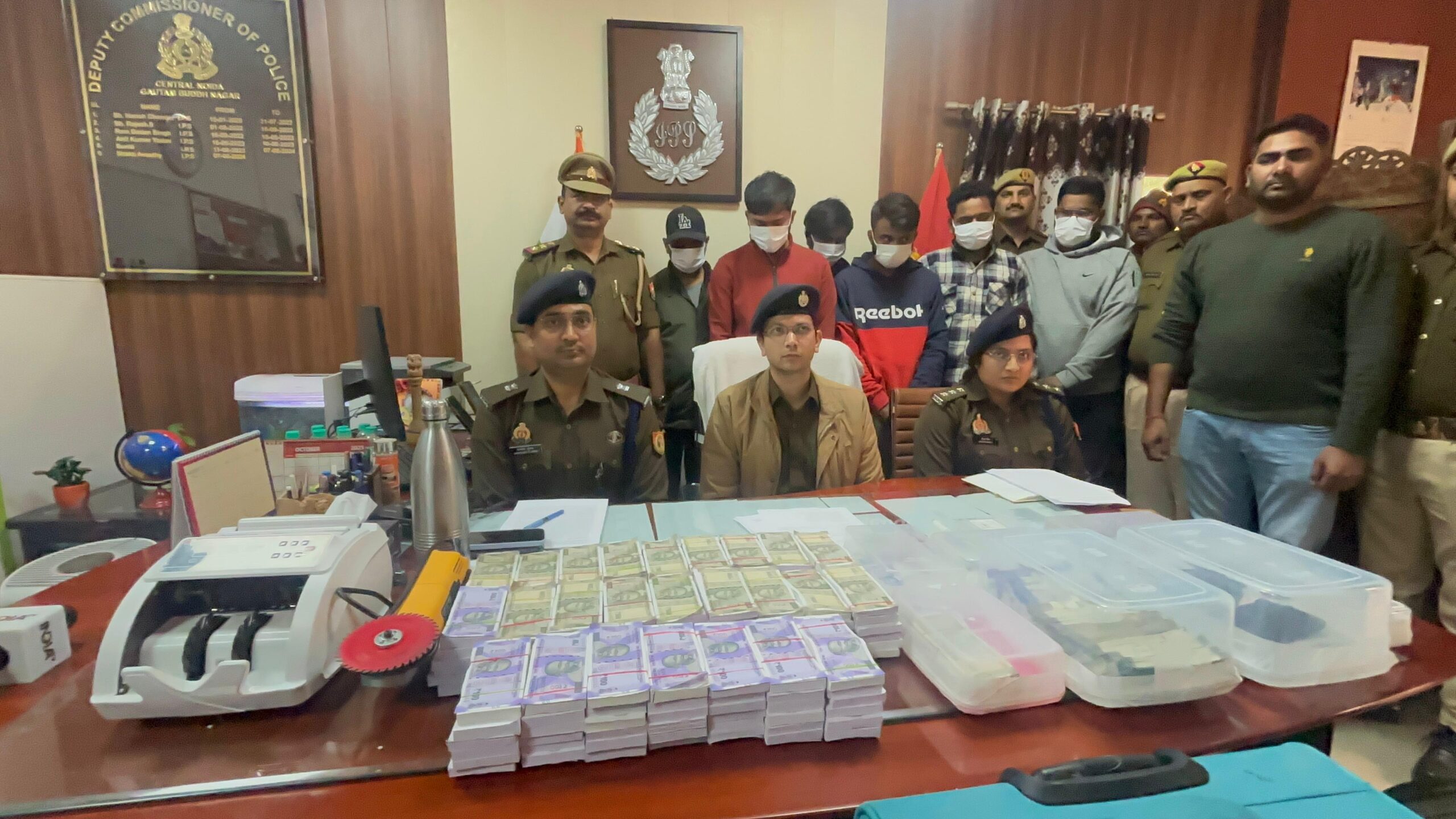 दोगुना पैसा कराने के नाम पर ठगी करने वाला गिरोह पकड़ा, छह आरोपी गिरफ्तार