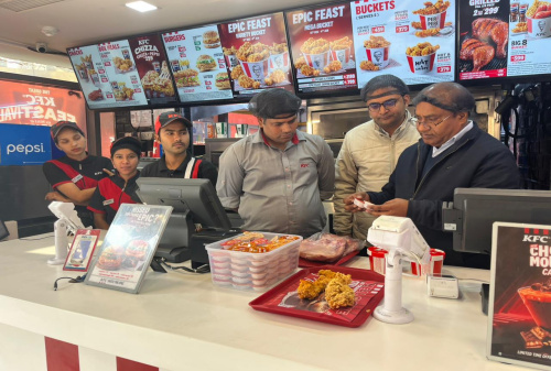 नए साल से पहले होटल-रेस्टोरेंट पर छापेमारी, गंदगी मिलने पर नोटिस जारी