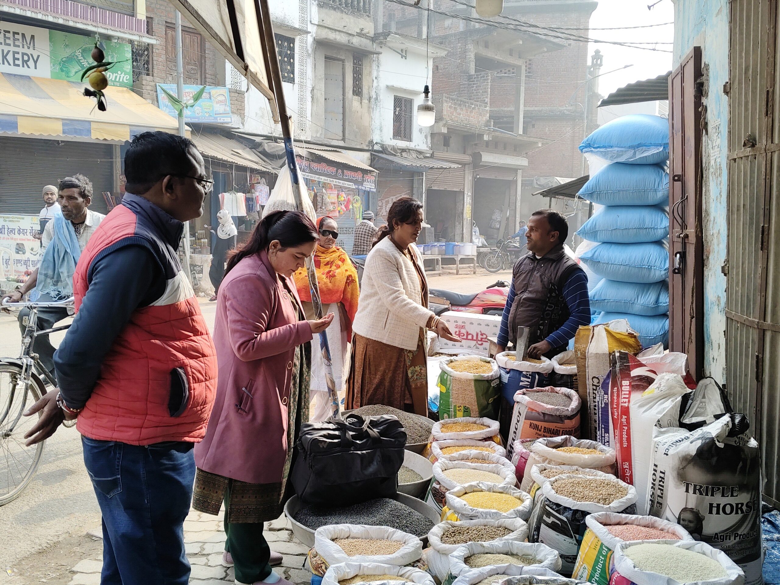 यूपी में मिलावटखोरों पर सख्ती, नए साल से पहले छापेमारी तेज नए साल 2026 को देखते हुए